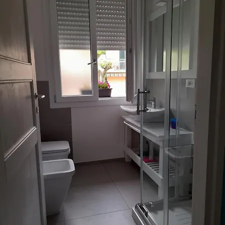 Bed and Breakfast R&b Manga Rosas Lido di Dante